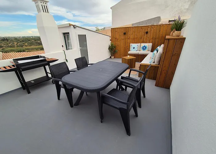 Pera Holiday House